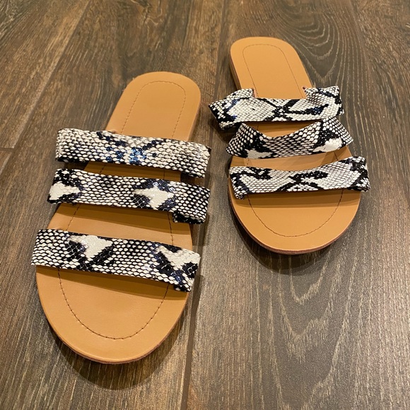 Stylish Slip-On Flip Flop Serpentine Summer Slippers SIZE 7 - Picture 4 of 4